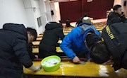 告别“课桌文化”， 建设和谐校园