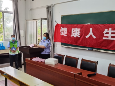 ab3cb32a9526416d877f8fedf1022183.Jpeg